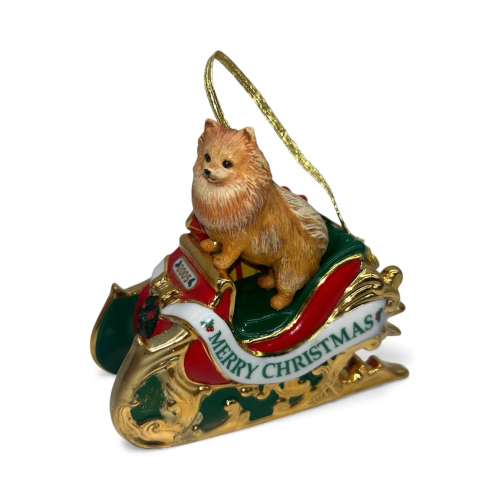 Danbury Mint Santa's Helper Pomeranian Christmas ornament 2005 4" long Defective
